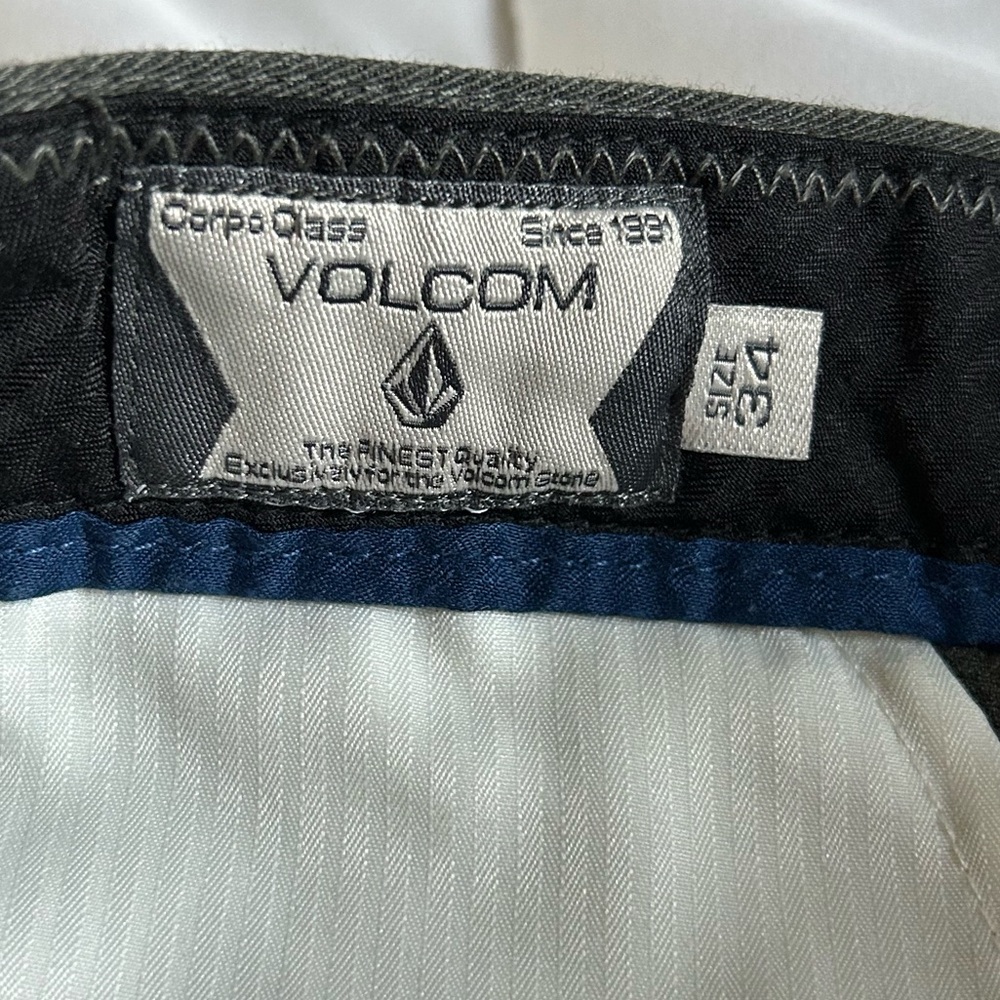 Volcom - Men Shorts - Picture 3 of 5